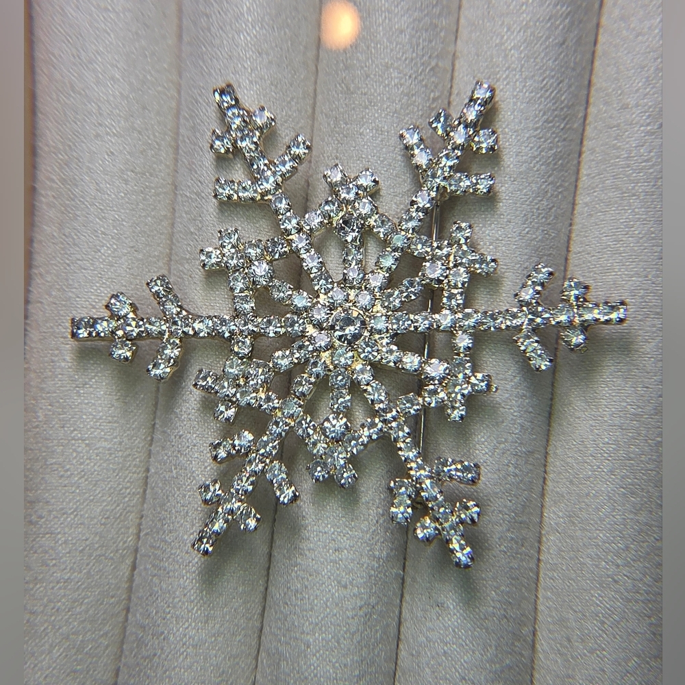 Silver Crystal Rhinestone Snowflake Brooch